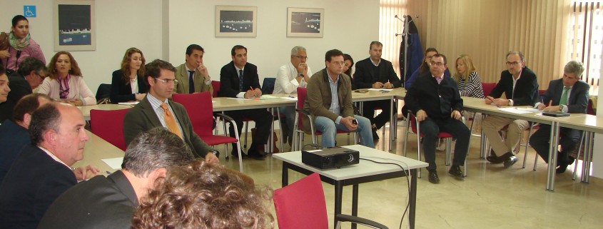 Miembros de la Junta Directiva en la presentación del ITI