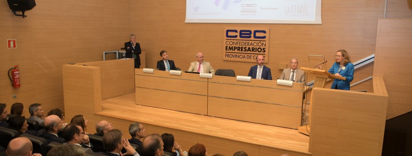 La vicepresidenta y ministra de Economía y Empresa, Nadia Calviño, clausuro la cita de 2019