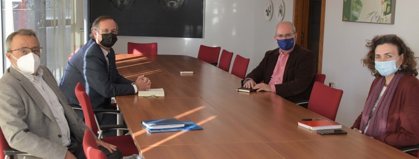 José Luis Molinero y Juan Manuel García de Lomas, secretario general y miembro de la junta directiva de ASEMA, respectivamente, mantuvieron una reunión con el presidente de la CEC, Javier Sánchez Rojas, y la secretaria general, Carmen Romero