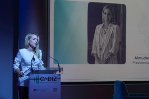 III Foro de inversión _Cádiz. - Presidenta - foto Reyna-1614