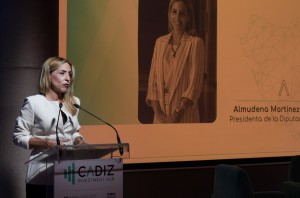 III Foro de inversión _Cádiz. - Presidenta - foto Reyna-1617