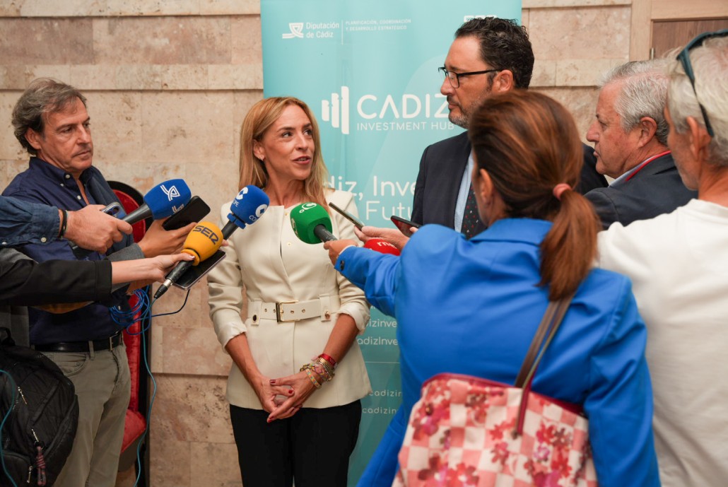 III Foro de inversión _Cádiz. - Presidenta - foto Reyna-1619
