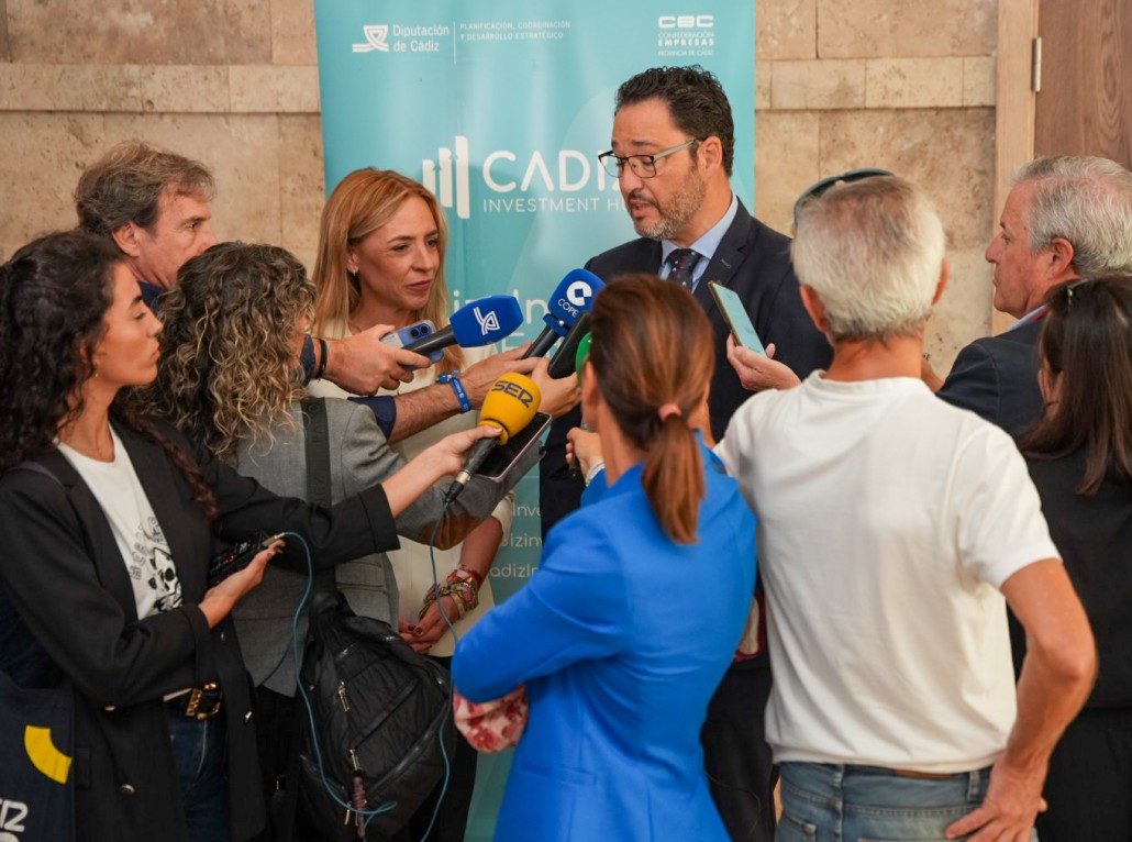 III Foro de inversión _Cádiz. - Presidenta - foto Reyna-1623