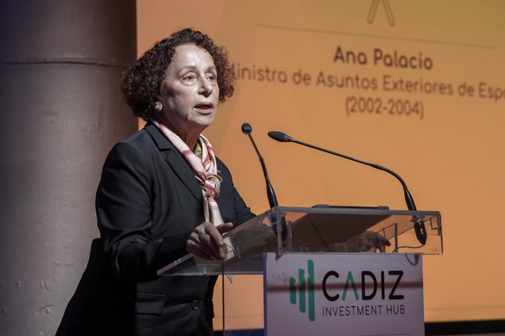 III Foro de inversión _Cádiz. - Presidenta - foto Reyna-1639