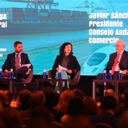 Mesa redonda agentes sindicales y empresariales